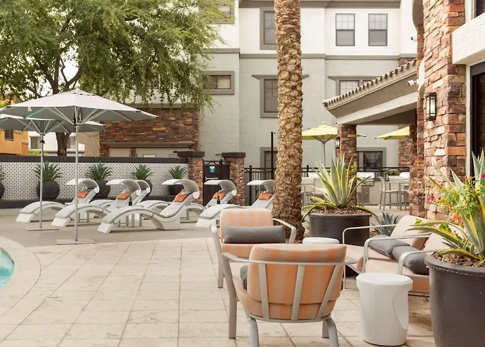Cozysuites At Glendale