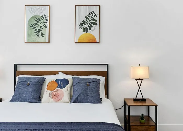 Apartment Cozysuites At Glendale