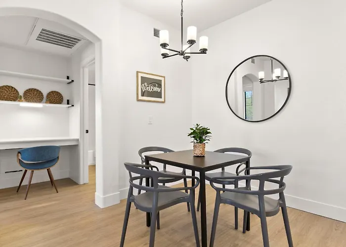 Cozysuites At Apartment Glendale