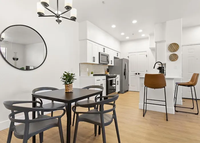Cozysuites At Glendale