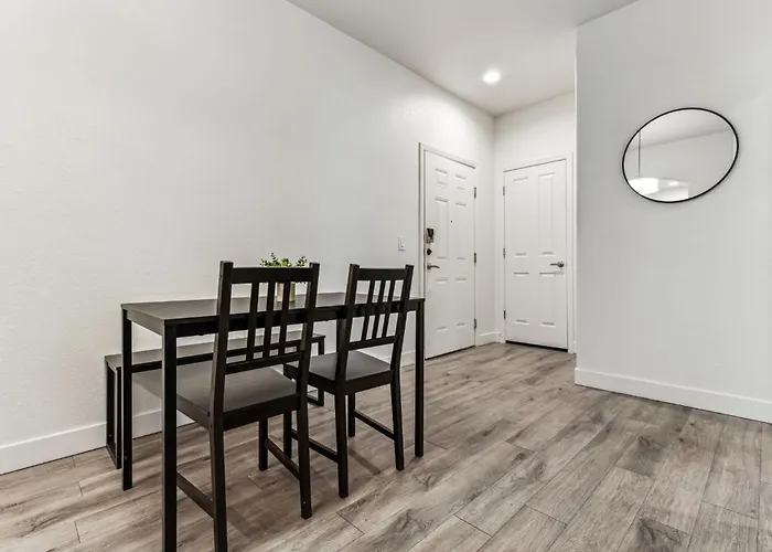Cozysuites At Glendale