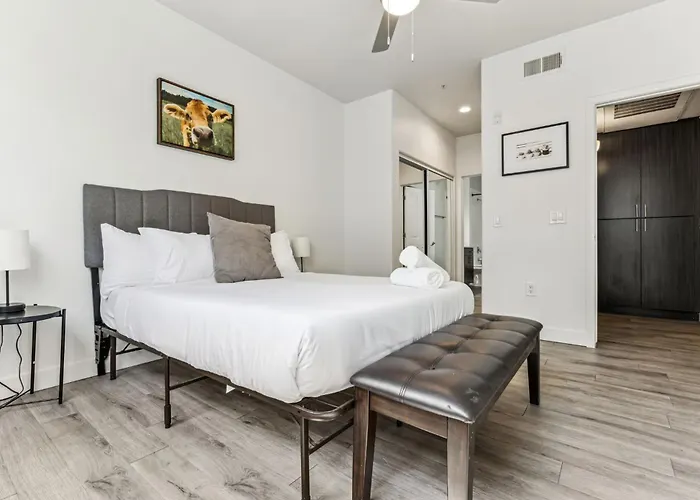 Cozysuites At Glendale