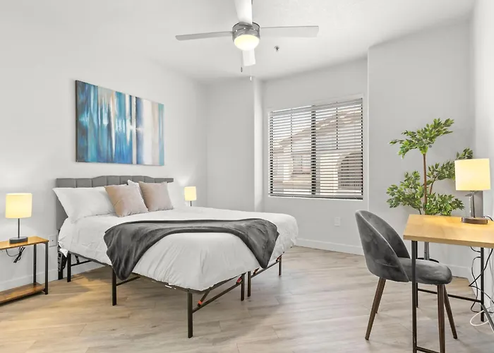 Cozysuites At Apartment