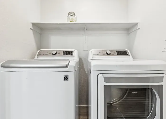 Cozysuites At Apartment *