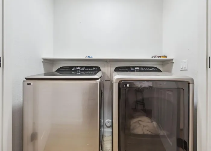 Cozysuites At Glendale
