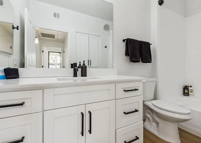 Cozysuites At Glendale