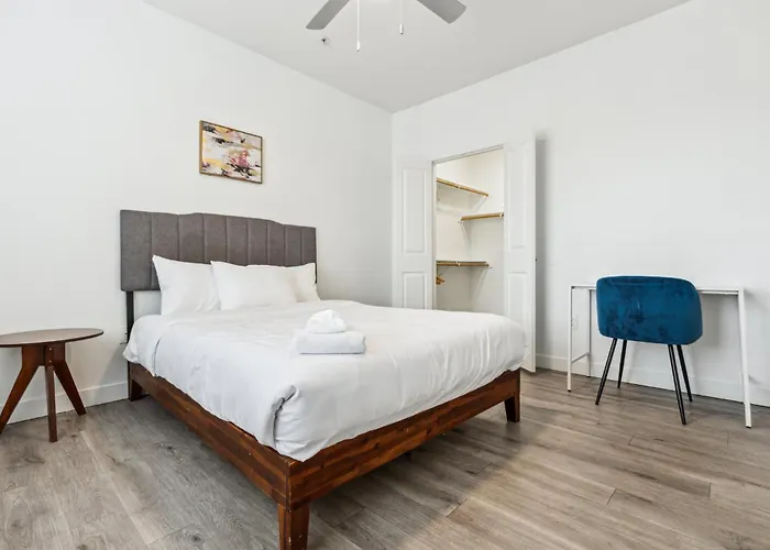 Cozysuites At Apartment *